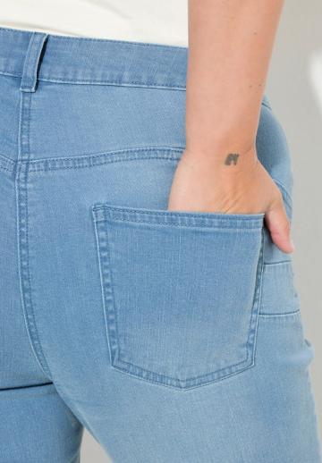 Короткие джинсы