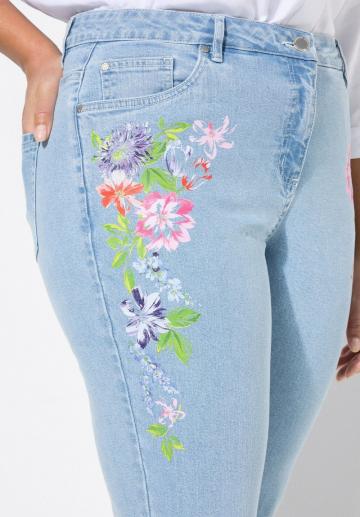 Короткие джинсы