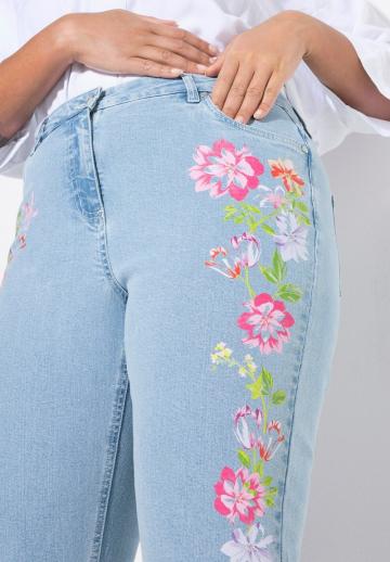 Короткие джинсы