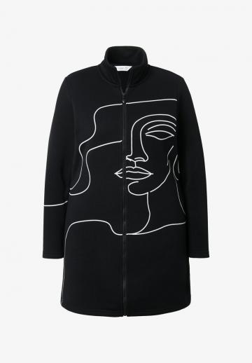 Длинный жилет