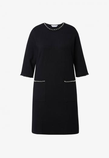 Вязаное платье