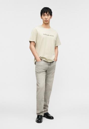 Прямые джинсы