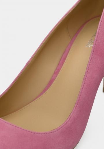 Туфли на высоком каблуке