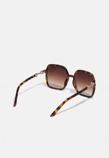 Солнечные очки