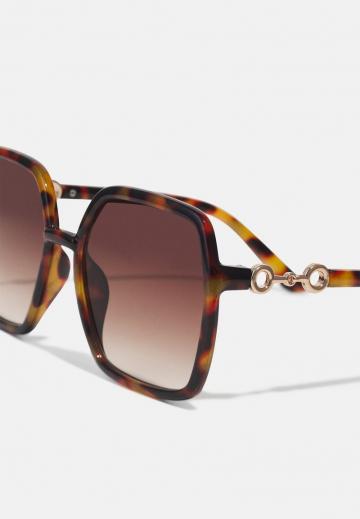 Солнечные очки