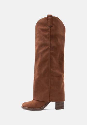 Высокие сапоги