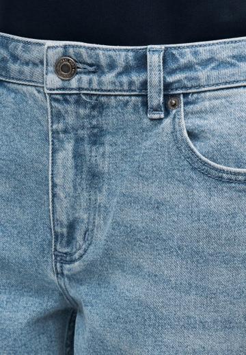 Прямые джинсы