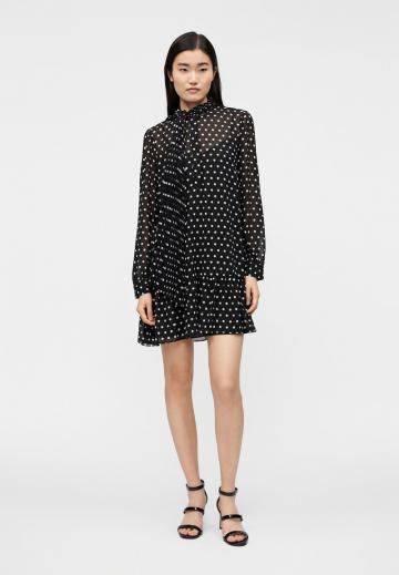 Короткое платье