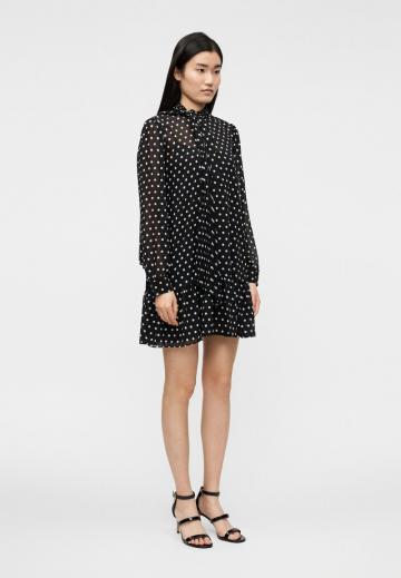 Короткое платье