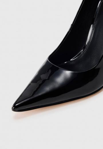 Туфли на высоком каблуке