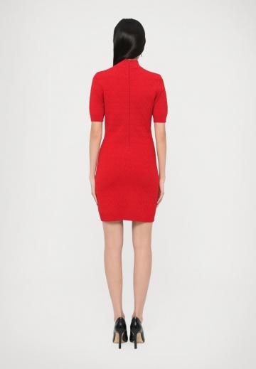 Вязаное платье