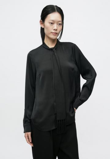 Атласная блузка