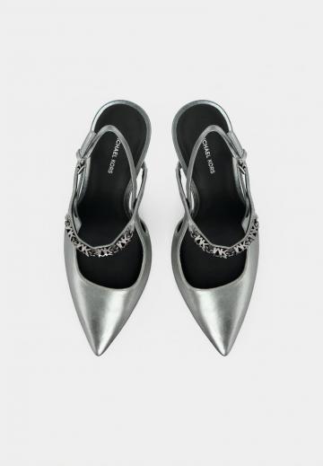 Туфли на высоком каблуке