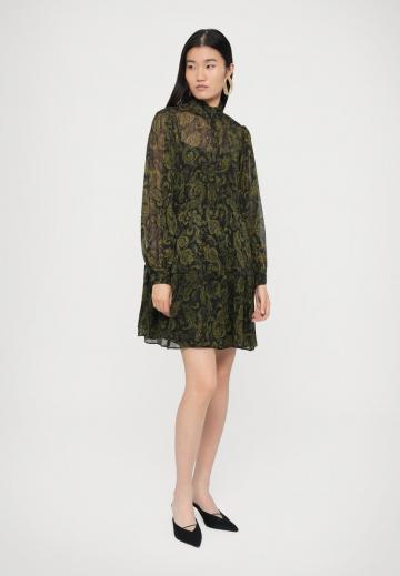 Короткое платье