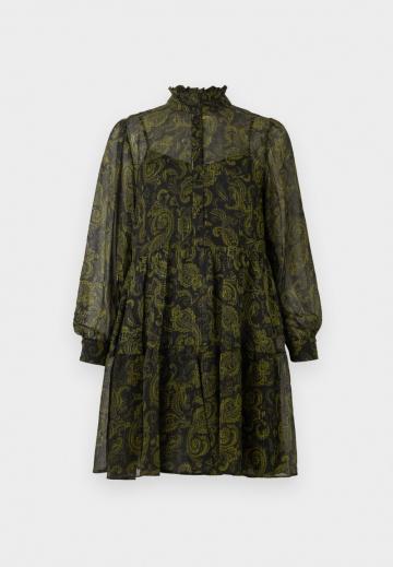 Короткое платье