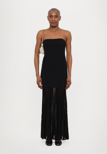 Платье без бретелек