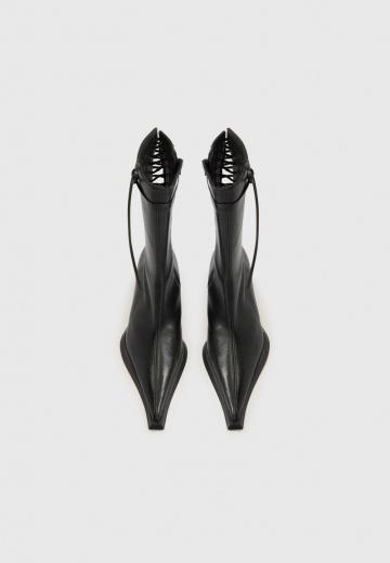 Сапоги на шнуровке