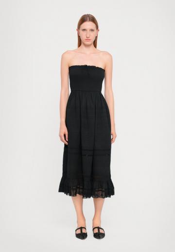 Платье без бретелек