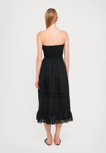 Платье без бретелек