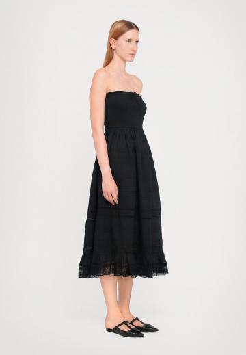 Платье без бретелек