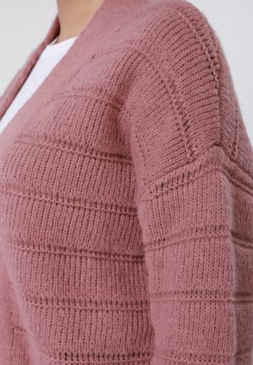 Вязаный жилет