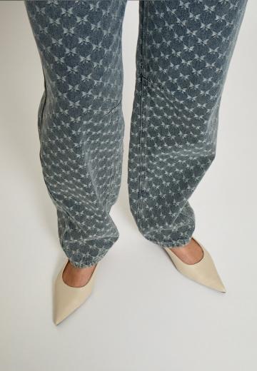 Свободные джинсы