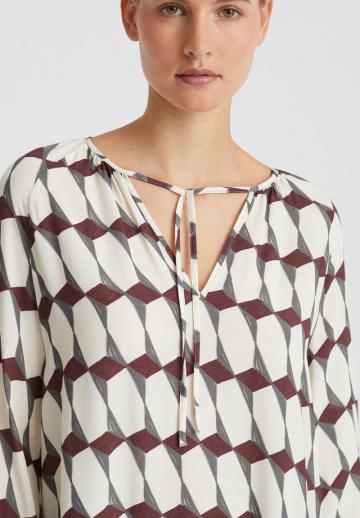 Длинная блузка