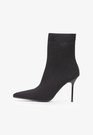 Высокие сапоги