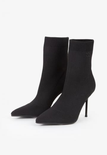 Высокие сапоги