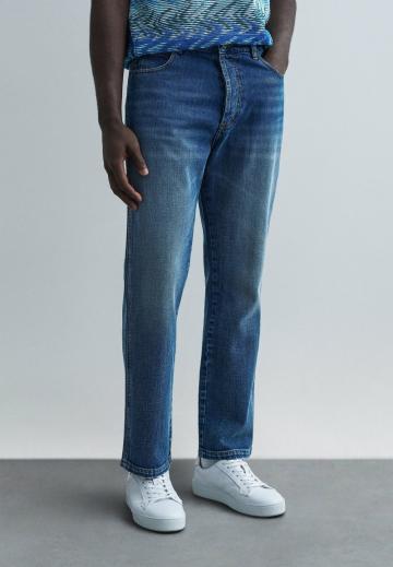 Прямые джинсы