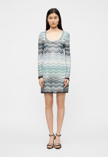 Вязаное платье