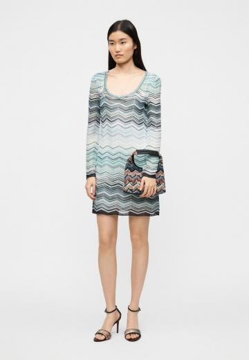 Вязаное платье