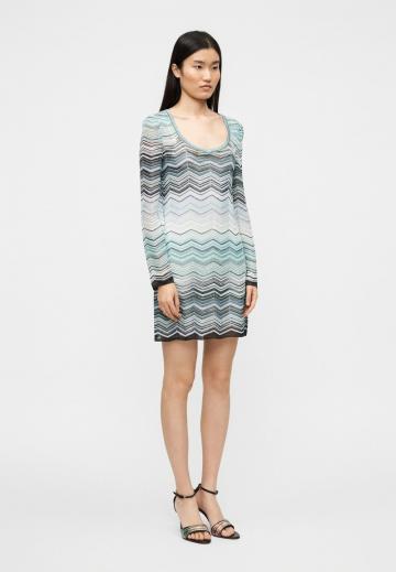 Вязаное платье