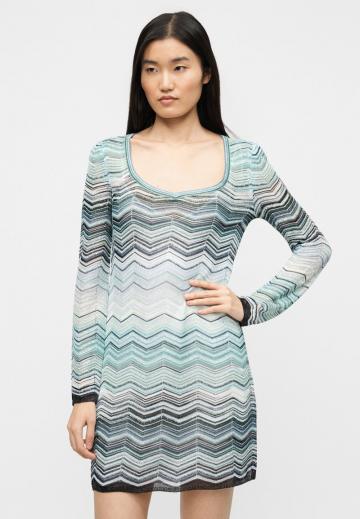 Вязаное платье