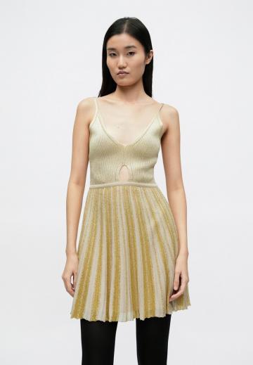 Короткое платье