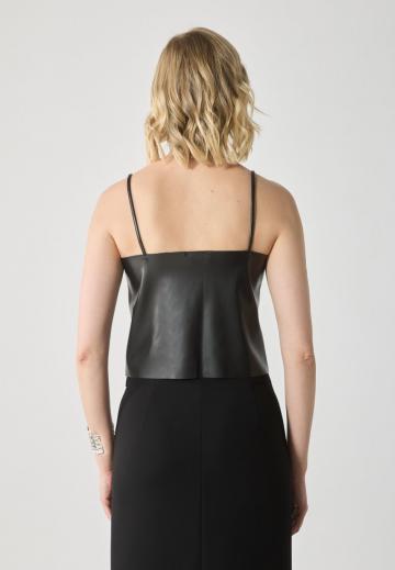 Топ на бретельках