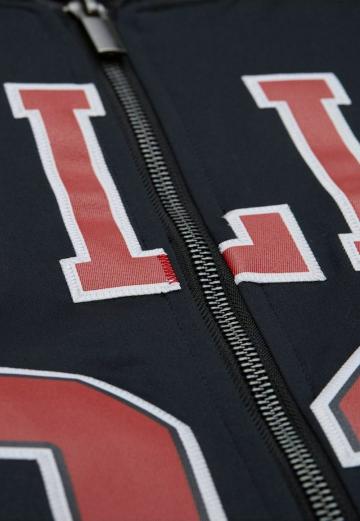 Спортивная куртка