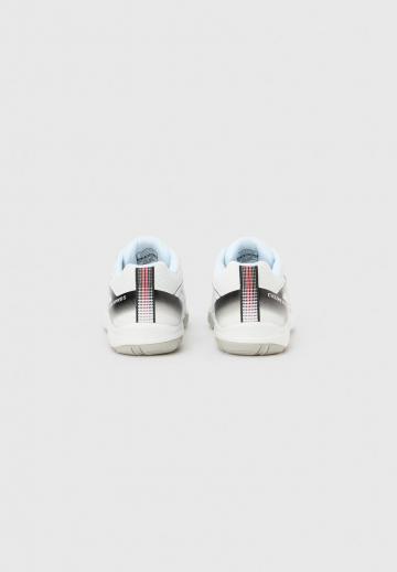 Кроссовки для зала