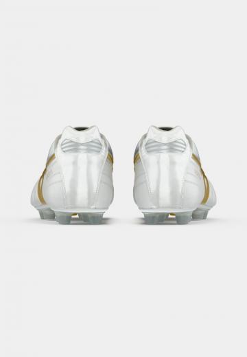 Футбольные бутсы