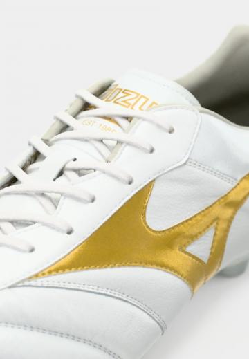 Футбольные бутсы