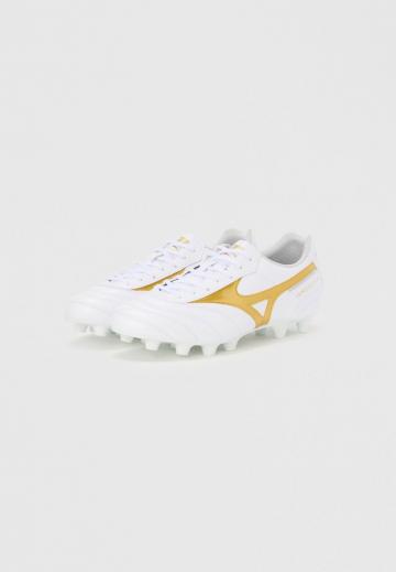 Футбольные бутсы