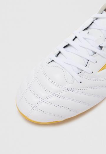 Футбольные бутсы