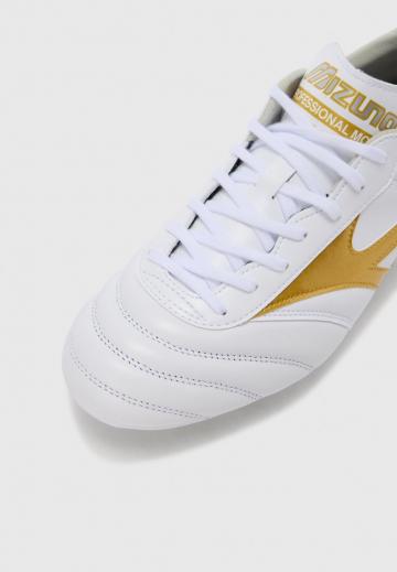 Футбольные бутсы