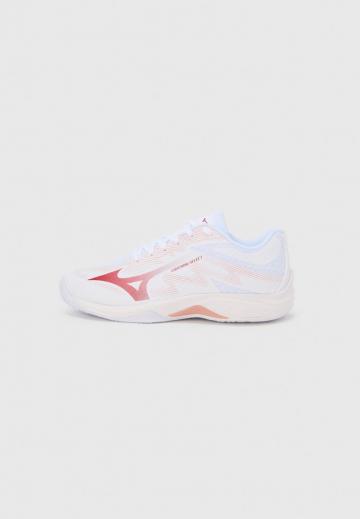 Кроссовки для зала