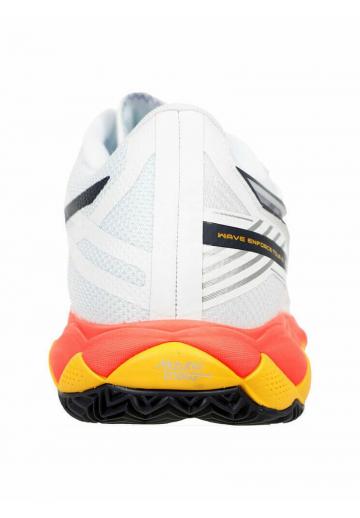 Теннисные кроссовки