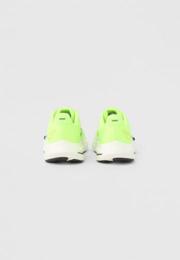 Беговые кроссовки