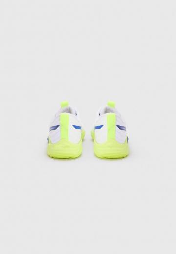 Кроссовки для зала