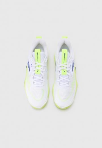 Кроссовки для зала