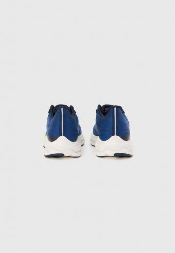 Беговые кроссовки