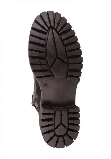 Ботинки на шнуровке